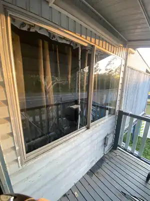 Window after a Buds At Work window clean